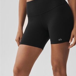ALO Yoga Women's Black Bike Shorts Size M